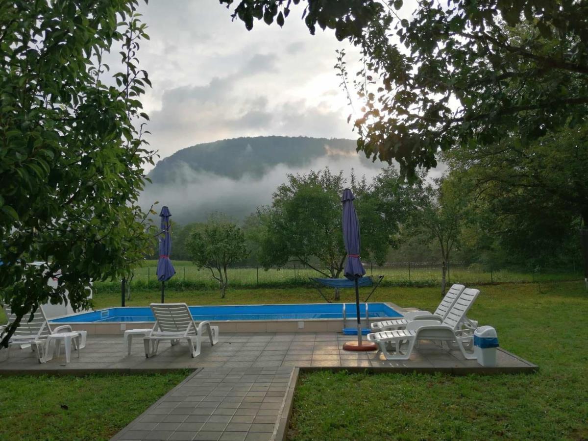 Holiday Home Adna Біхач Екстер'єр фото
