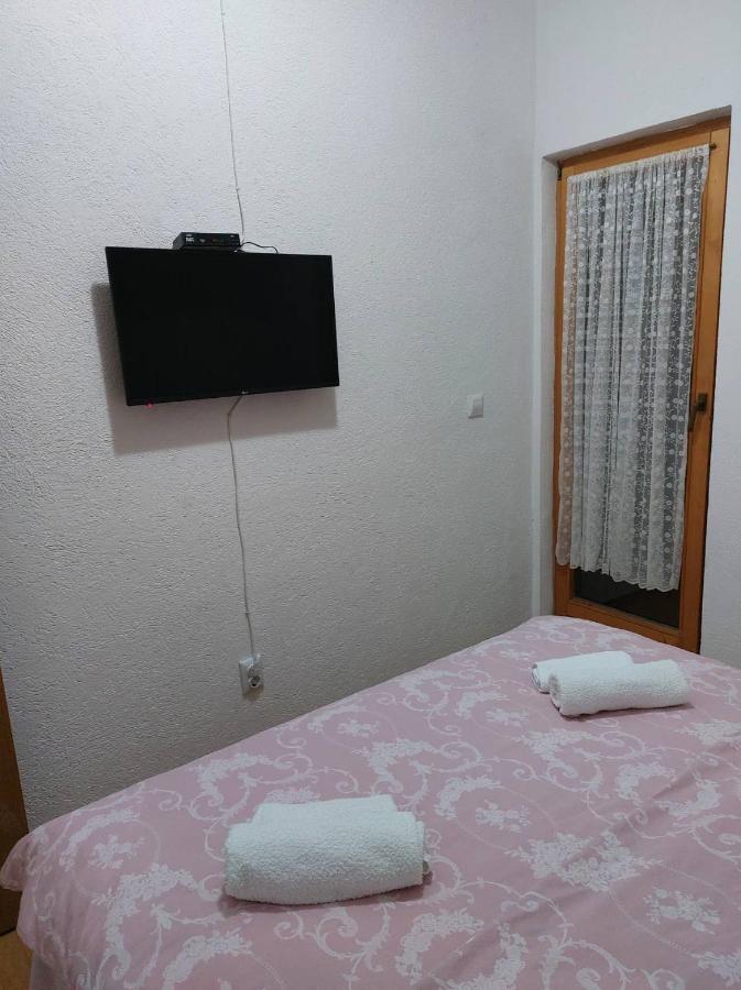 Holiday Home Adna Біхач Екстер'єр фото