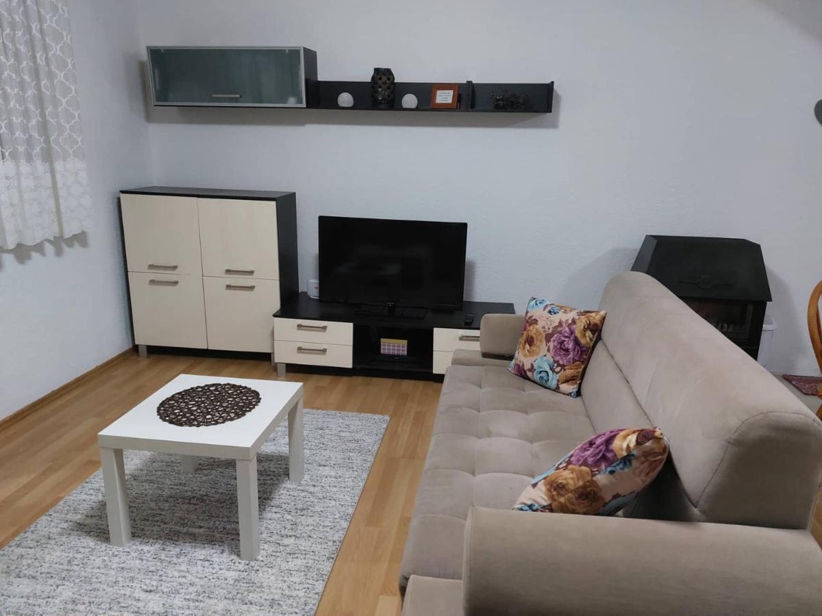 Holiday Home Adna Біхач Екстер'єр фото