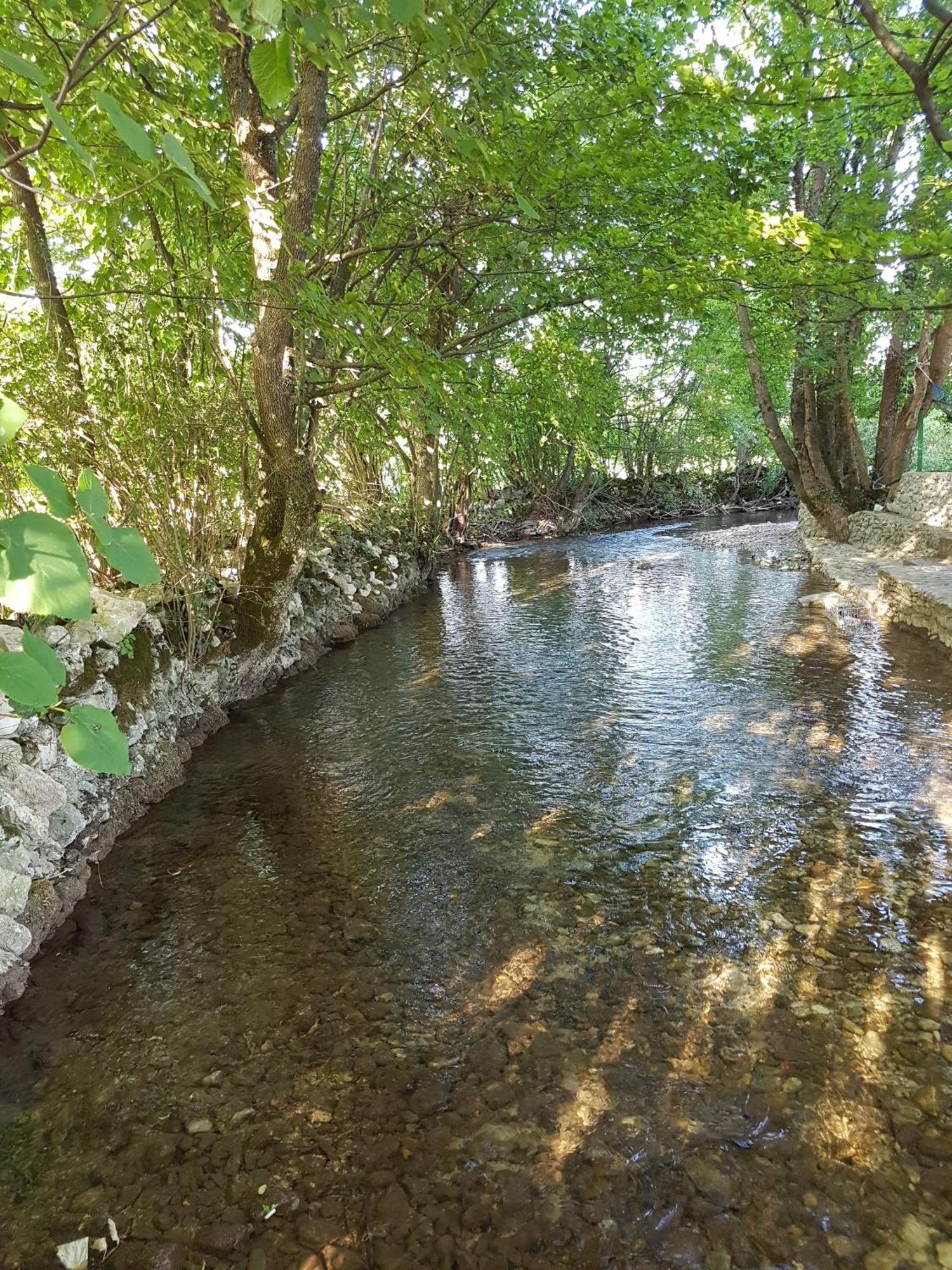Holiday Home Adna Біхач Екстер'єр фото