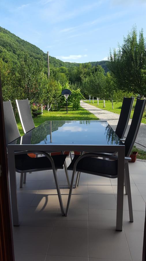 Holiday Home Adna Біхач Екстер'єр фото