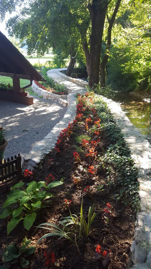 Holiday Home Adna Біхач Екстер'єр фото