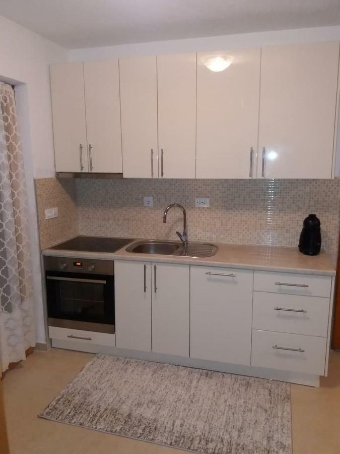 Holiday Home Adna Біхач Екстер'єр фото