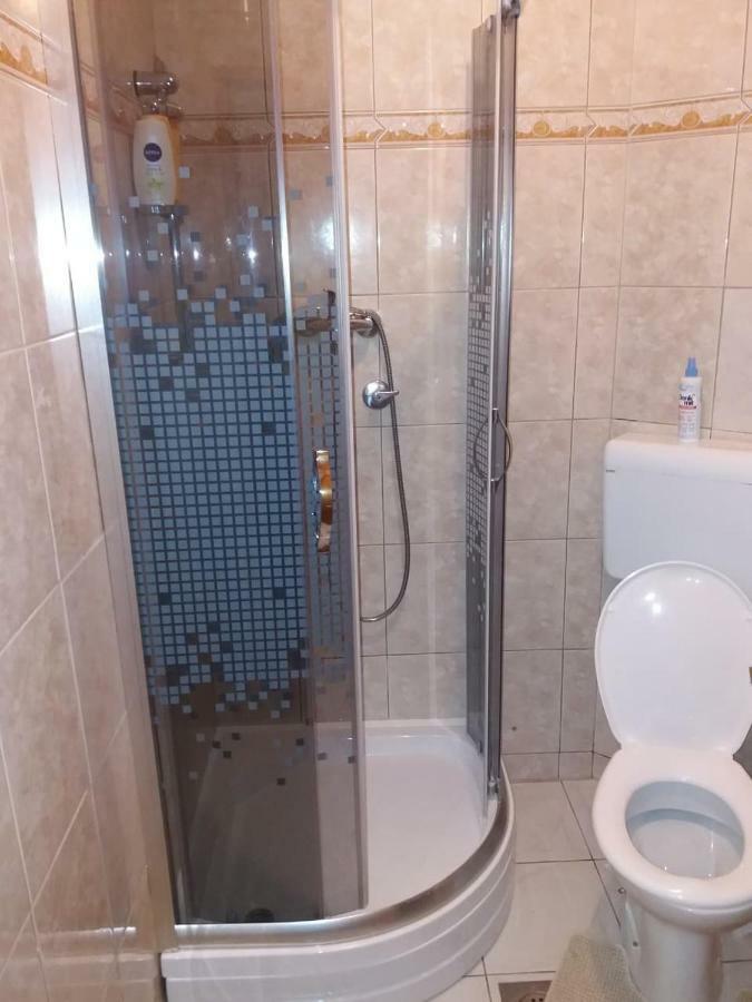 Holiday Home Adna Біхач Екстер'єр фото